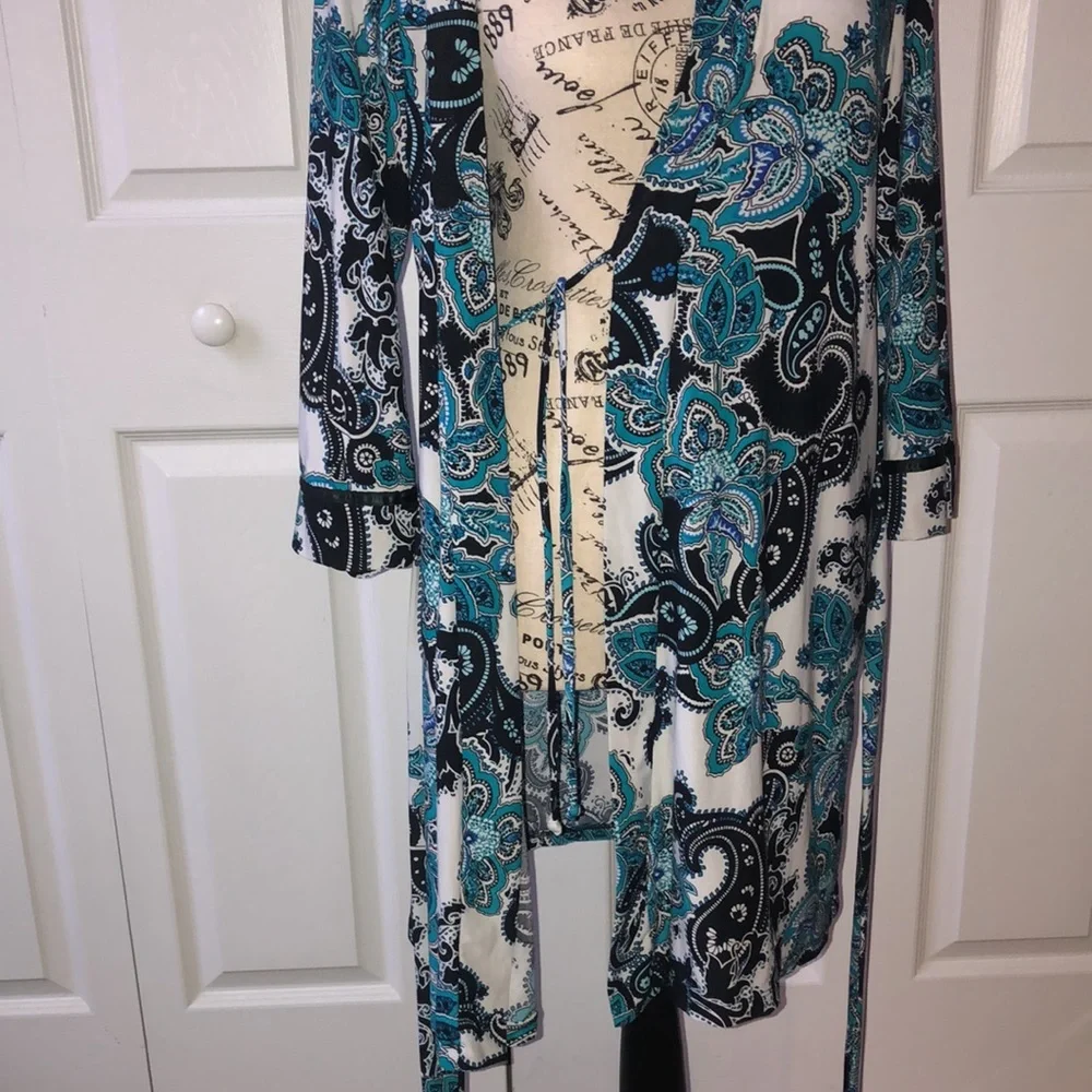 Linea Donatella blue paisley short robe